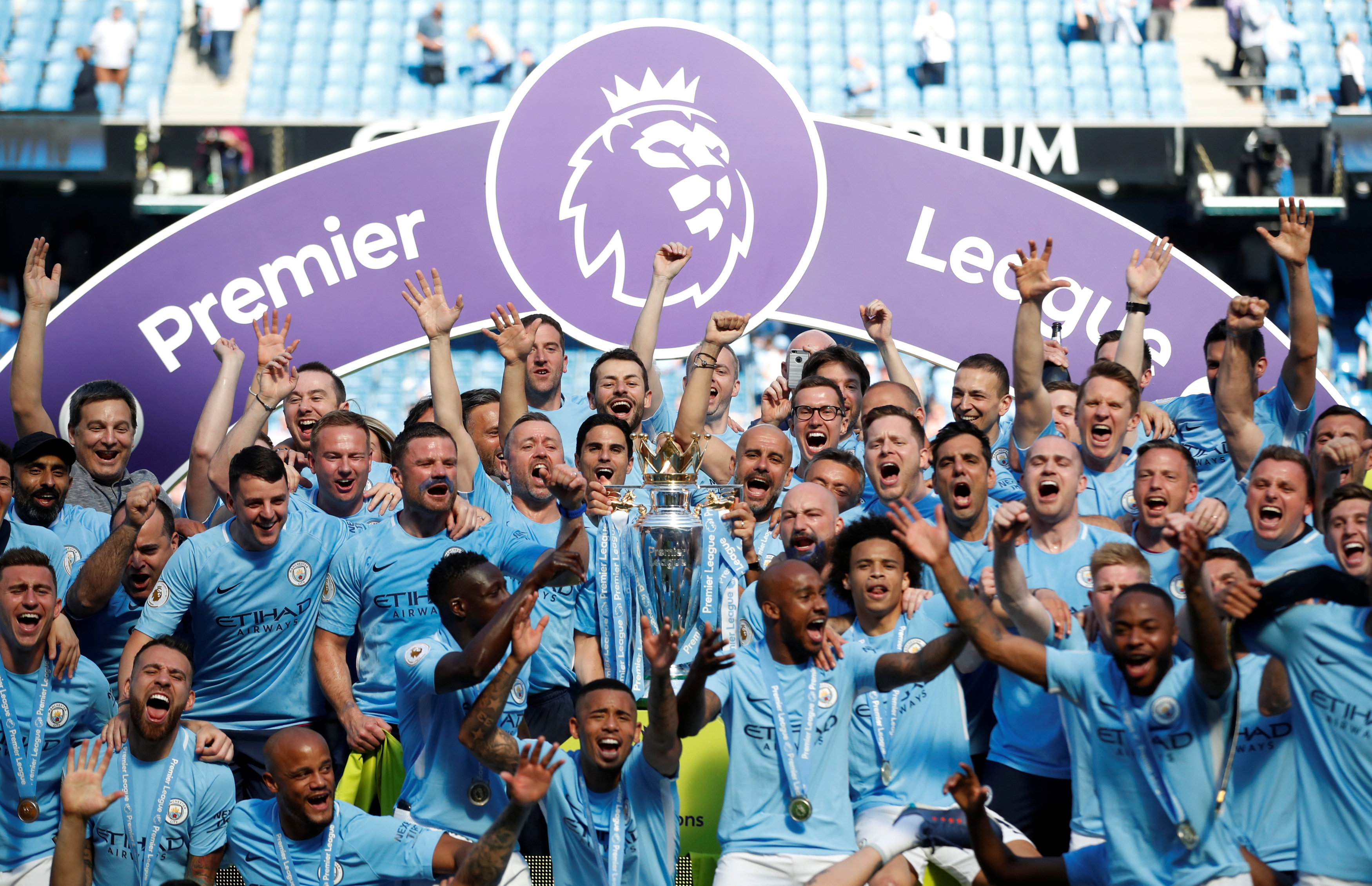 织全队进攻 织全队进攻